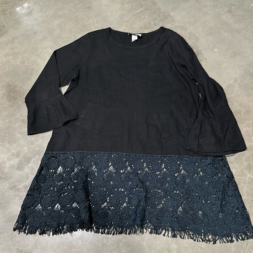 Black linen and lace top